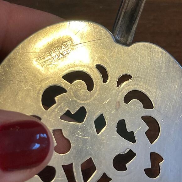 Silverplated Vintage Denmark  Pie or Cake Finger Loop Server 6" - Picture 3 of 5